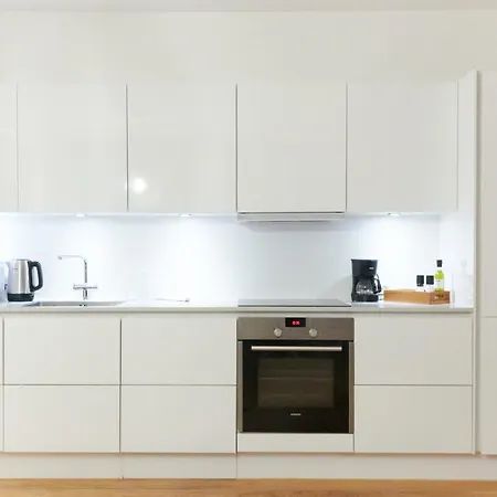 Stunning 2 Bedroom On Nyhavn With Private Balcony *