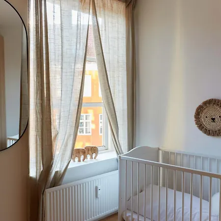 Stunning 2 Bedroom On Nyhavn With Private Balcony 아파트