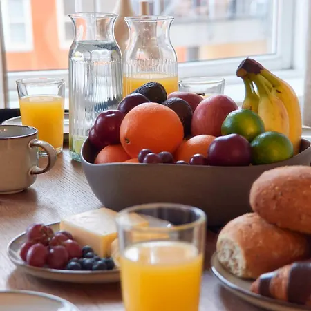 Stunning 2 Bedroom On Nyhavn With Private Balcony *