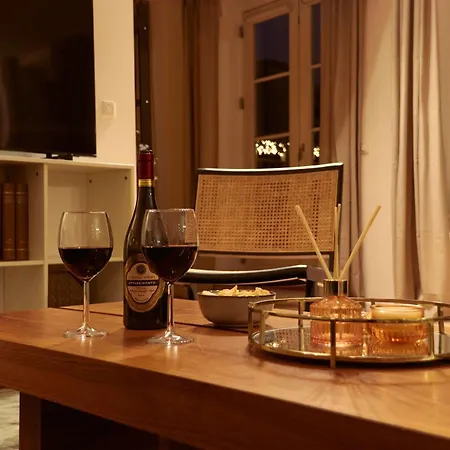 Stunning 2 Bedroom On Nyhavn With Private Balcony 아파트 *