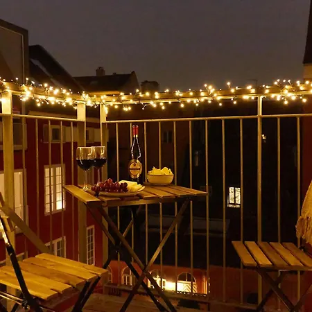 Stunning 2 Bedroom On Nyhavn With Private Balcony 아파트