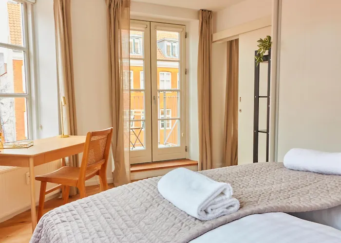 Stunning 2 Bedroom On Nyhavn With Private Balcony Lejlighed København
