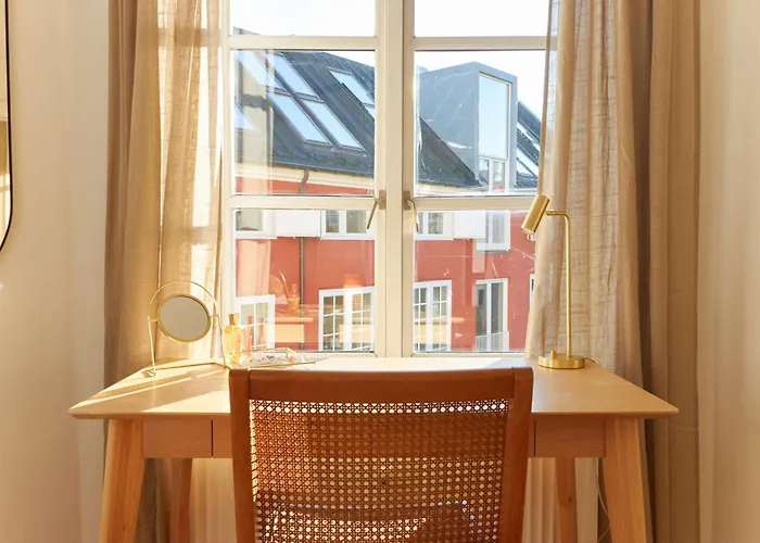 Stunning 2 Bedroom On Nyhavn With Private Balcony København