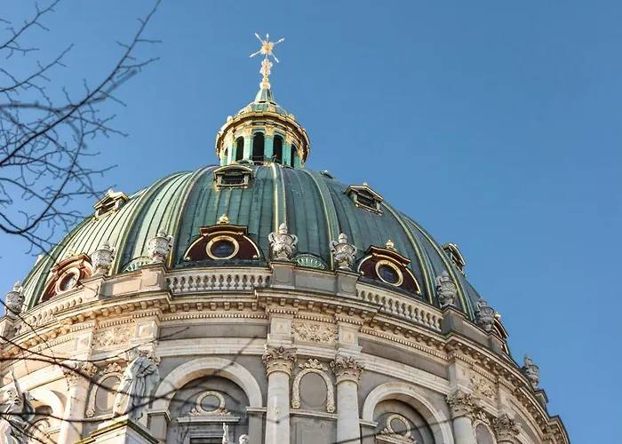 Stunning 2 Bedroom On Nyhavn With Private Balcony * København