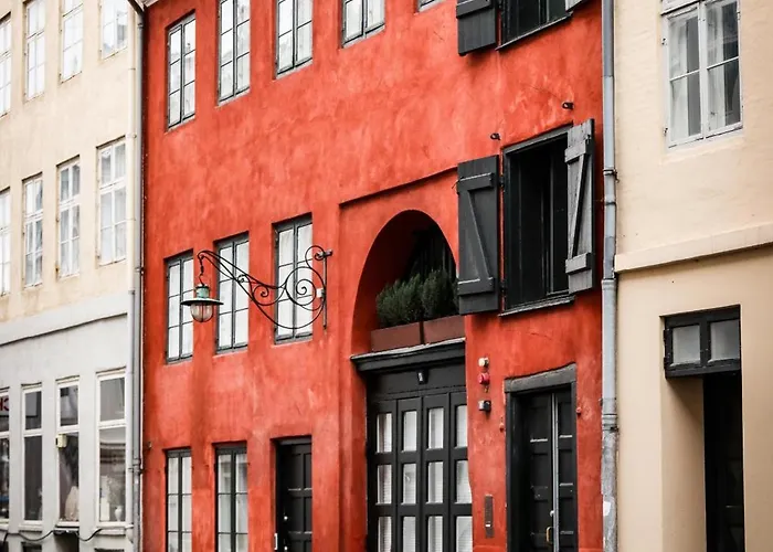 Stunning 2 Bedroom On Nyhavn With Private Balcony * København