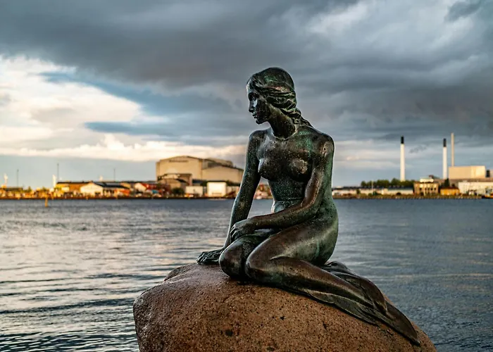 Stunning 2 Bedroom On Nyhavn With Private Balcony