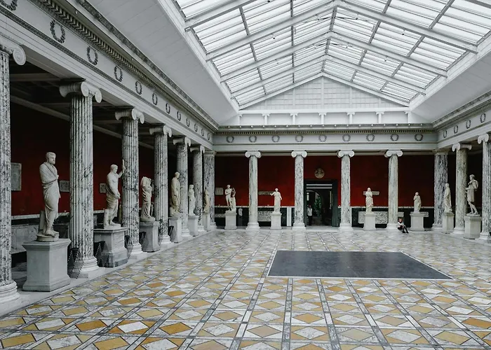 Stunning 2 Bedroom On Nyhavn With Private Balcony Lejlighed