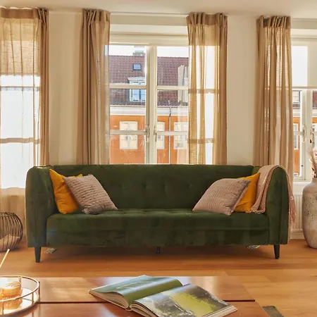 Stunning 2 Bedroom On Nyhavn With Private Balcony * Копенгаген