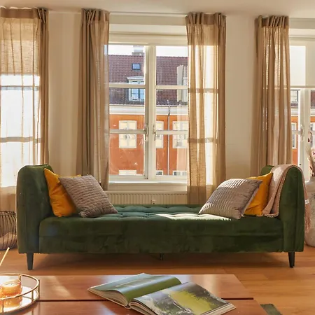 Stunning 2 Bedroom On Nyhavn With Private Balcony Копенгаген